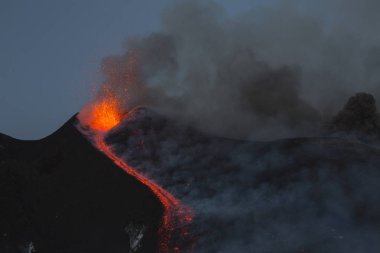 Sicilya Etna volkan Erüpsiyonu