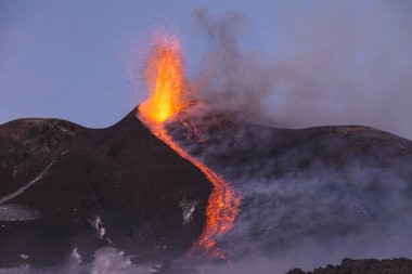 Sicilya Etna volkan Erüpsiyonu