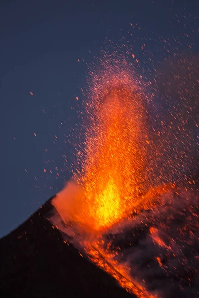 西西里岛的埃特纳火山火山喷发 — 图库照片