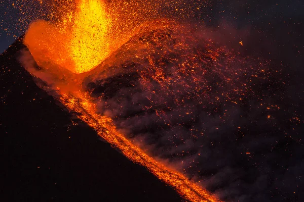 Kitörés a vulkán-Etna, Szicília — Stock Fotó