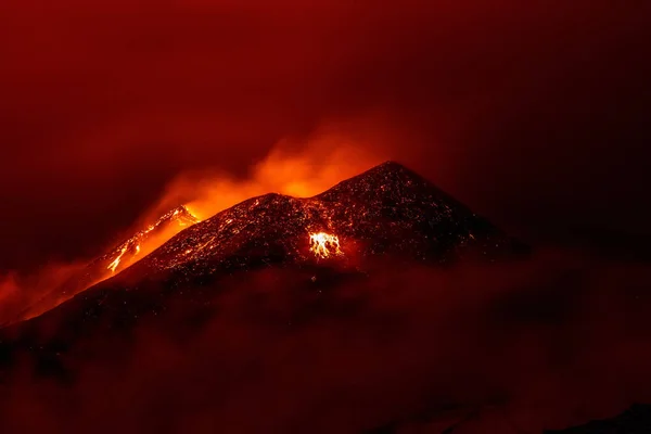 Paisagem Erupção Vulcânica Noite Monte Etna Sicília — Fotografia de Stock