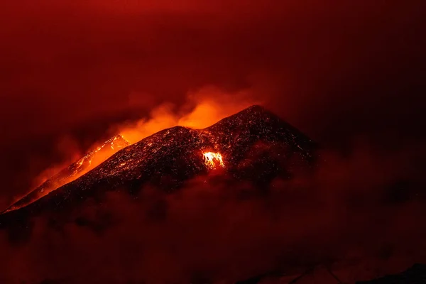 Τοπίο Έκρηξη Ηφαιστείου Νύχτα Αίτνα Στη Σικελία — Φωτογραφία Αρχείου