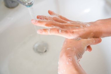Corona virüsünün önlenmesi için sabuncuyla el yıkama, Coronavirus yaymayı durdurmak için hijyen..