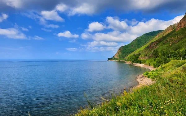 Étendue bleue du lac Baïkal profond — Photo