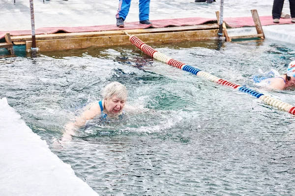 바이칼의 Sahyurta, 이르쿠츠크, 러시아-11.2017 3 월: 컵. 겨울 수영 대회 — 스톡 사진