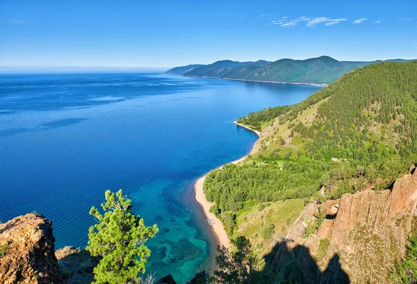 Lago Baikal. Vista dalla scogliera — Foto Stock