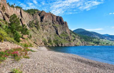 Baykal. Büyük kaya