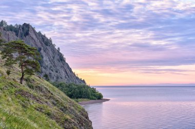 Baykal. Temmuz manzara şafak