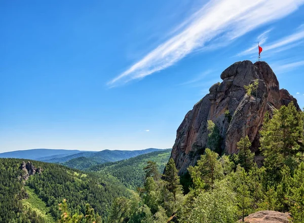 Rocks are remnants of Siberian taiga — Stock Photo, Image