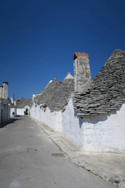 Geleneksel beyaz trulli binalar 