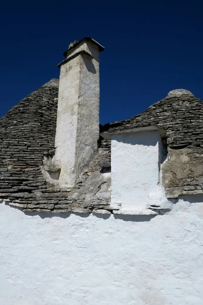 Traditionell vit trulli byggnader — Stockfoto