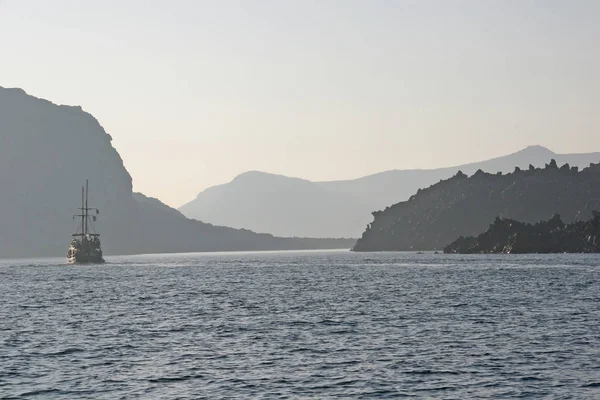 Santorini yakınlarındaki Nea Kameni adası