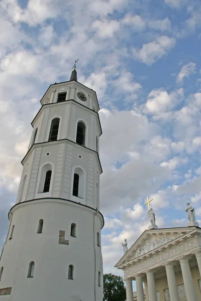 Vilnius cathedral and belfry — Stock Photo, Image