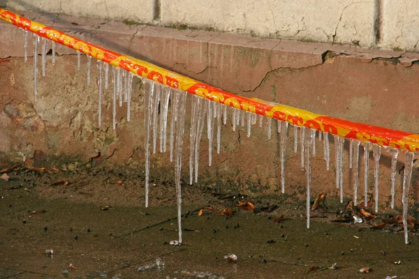 Icicle danger — Stock Photo, Image