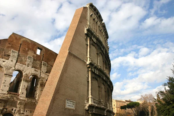 Деталь Колізею в Римі — стокове фото