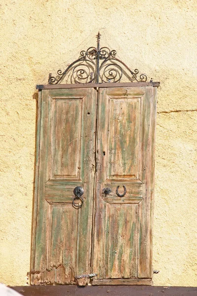 Altes Fenster in Rethymno — Stockfoto