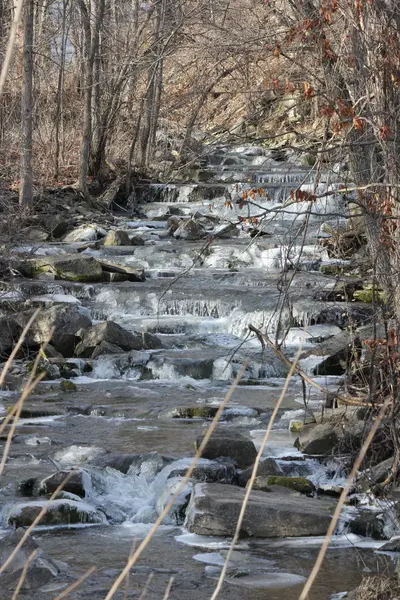 Eau Déplaçant Rapidement Sur Une Pente Rocheuse Raison Temps Dégel — Photo