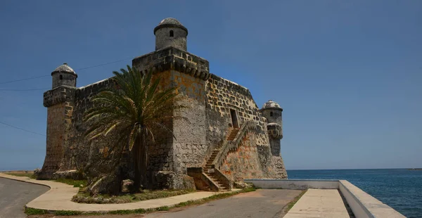 Maj 2nd 2017 La Chorrera, Y Cojimar fort på Kubas havet — Stockfoto