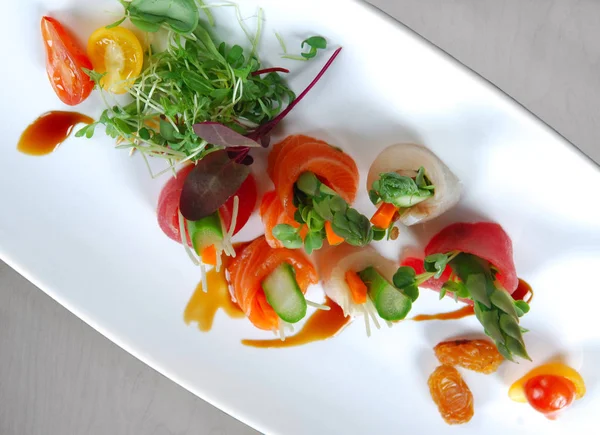 Beyaz güzel Sashimi