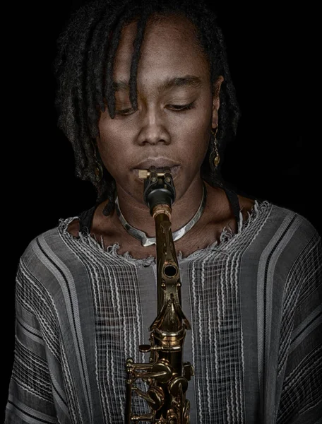 Jazzmusiker spelar Sax — Stockfoto