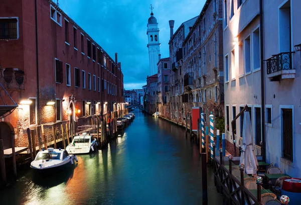 Sabahın erken saatlerinde Venedik canal — Stok fotoğraf