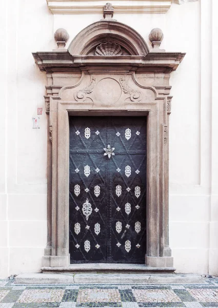 Decorative porte del palazzo barocco — Foto Stock