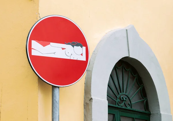 Creatieve verkeersbord in Florence — Stockfoto