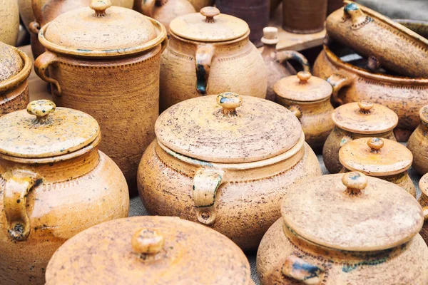 Handgemaakte traditionele klei potten — Stockfoto