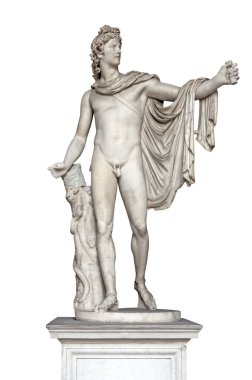 Beyaz arka planda izole edilmiş eski Apollo Belvedere heykelinin ön görüntüsü. Antik Yunan mitolojisi ve mermer sanatı 