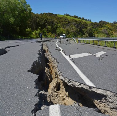 Hunderlee Hills üstündeki geçilmez yol.