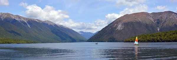 Jezioro Rotoiti, Panorama krainy jezior Nelson, Nowa Zelandia — Zdjęcie stockowe