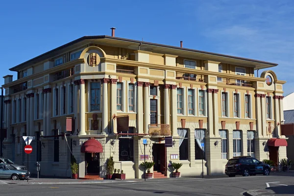 Napier, Nuova Zelanda - 27 aprile 2017: The County Hotel building Art Deco Napier Nuova Zelanda — Foto Stock