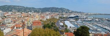 Panoramik Cannes binalar ve Marina, Fransa