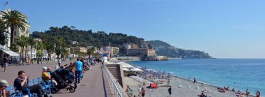 İnsanların Promenade Des Anglais üzerinde Nice, Fransa