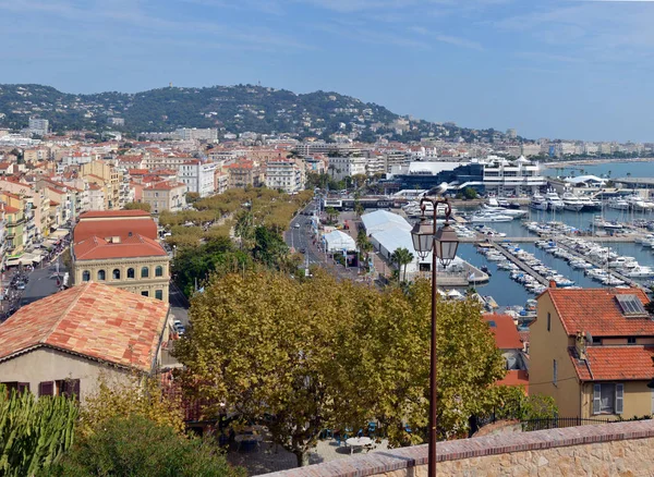 Utsikt över Cannes stad & Marina, Frankrike — Stockfoto