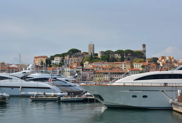 Cannes Marina, Hill & Building, Provence France — стоковое фото