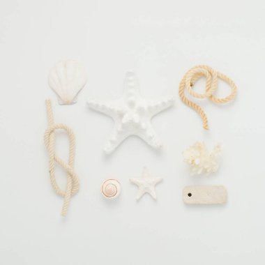 Beyaz okyanus öğeleri.