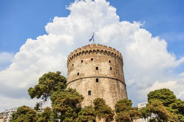 Θεσσαλονίκη, Ελλάδα. Λευκός Πύργος σε φόντο μπλε του ουρανού — Φωτογραφία Αρχείου