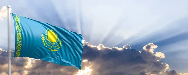 Kazakistan bayrağı mavi gökyüzü. 3D çizim — Stok fotoğraf