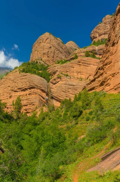 Rocks in mountains — Stock Photo, Image