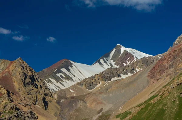 Dağ manzarası büyüleyici manzaralar