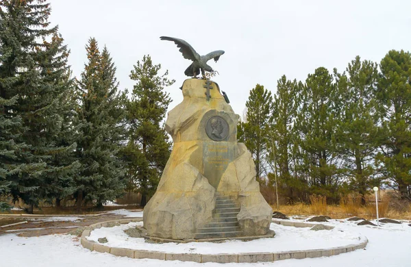 Памятник Пржевальскому в Караколе, Кыргызстан — стоковое фото