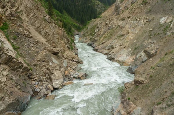 Εκπληκτικό ορεινό ποτάμι — Φωτογραφία Αρχείου