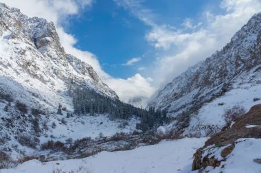 Ak Dağlar ile bir harika kış manzarası