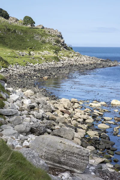 Costa junto a Slavers Bay, Murlough Beach; Condado de Antrim — Foto de Stock