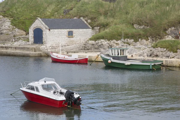 Ballintoy přístav, hrabství Antrim — Stock fotografie