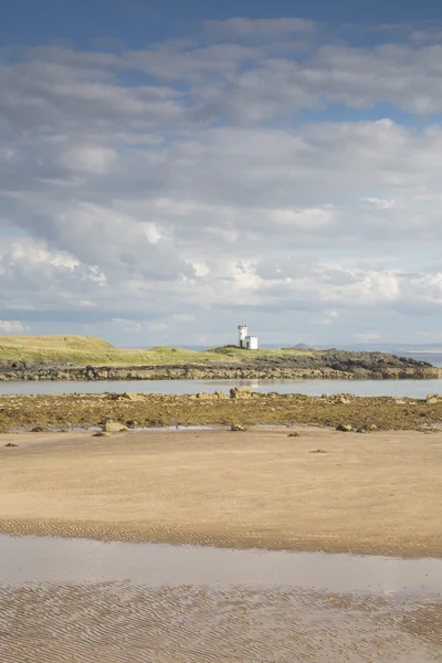 Faro y playa, Elie, Fife, Escocia — Foto de Stock