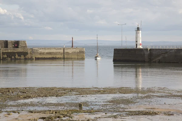 港、アンストラザー、ファイフ、スコットランドのボート — ストック写真