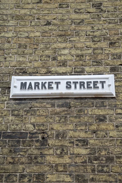 Market Street Sign on Wall; Inglaterra — Fotografia de Stock