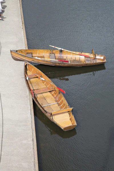 Punts and Rowing Boat from Elvet Bridge, Durham — Stock Photo, Image